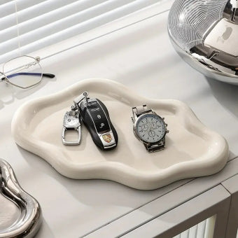 Keramicka posuda u obliku oblaka